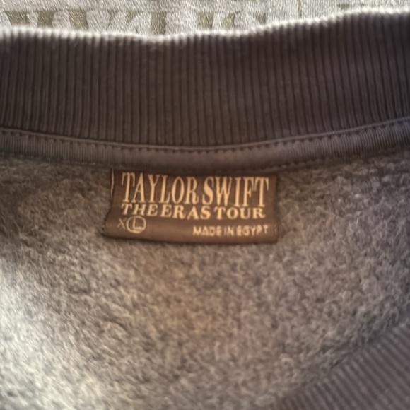 Taylor Swift - The Eras Tour - Blue Crewneck Sweatshirt New with tags XL - Picture 6 of 10